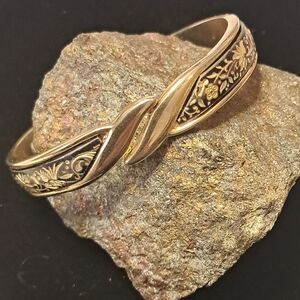 VTG Damascene Hinged Bangle Bracelet
